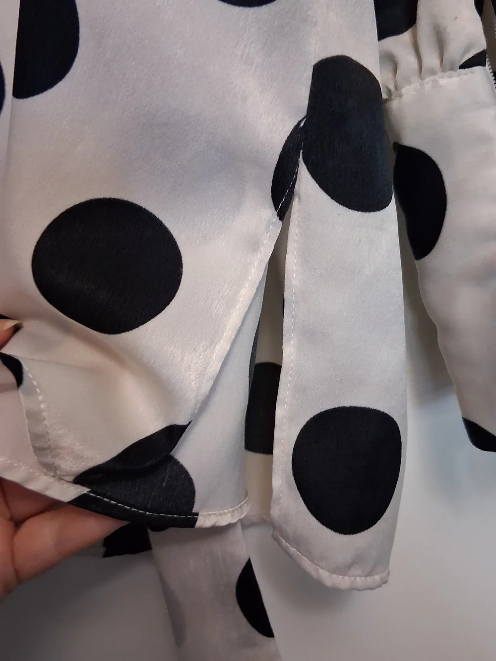 XL Zara Black and White Polka Dot Tie-Neck Blouse With Pearl Cuffs - Picture 10 of 12